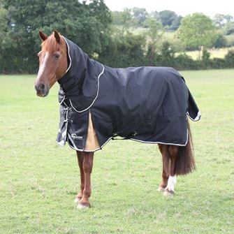 Shires Highlander Plus 200 Turnout Rug & Neck Set (Black)